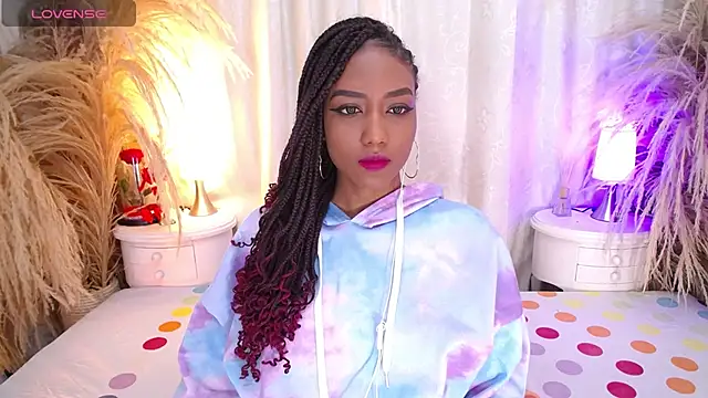 Snapshot of EmmySweett chatting on 02.17.25 EmmySweett online show from 02.17.25