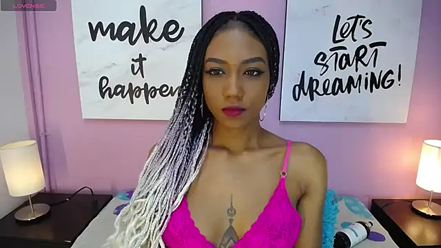 Snapshot of EmmySweett chatting on 03.20.25 EmmySweett online show from 03.20.25