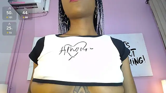 Snapshot of EmmySweett chatting on 03.21.25 EmmySweett online show from 03.21.25