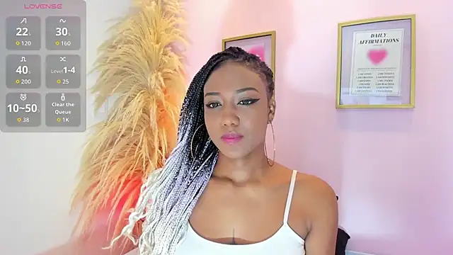 Snapshot of EmmySweett chatting on 11.23.25 EmmySweett online show from 11.23.25