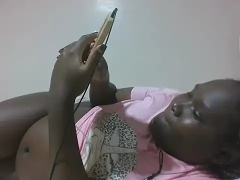 Snapshot of queen_aria19 chatting on 02.20.26 queen aria19 online show from 02.20.26