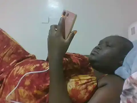 Snapshot of queen_aria19 chatting on 02.26.26 queen aria19 online show from 02.26.26