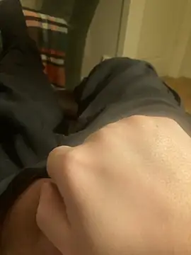 Snapshot of hamstergrabben chatting on 11.25.25 hamstergrabben online show from 11.25.25