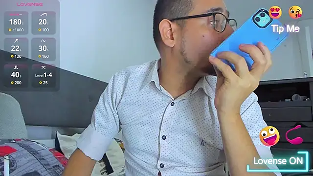 jhonyalzate2 online show from 01.30.25