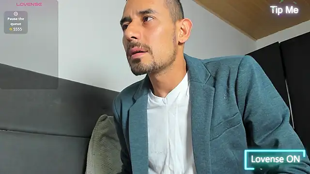 jhonyalzate2 online show from 06.22.26
