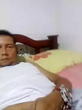 Lachuchaenlacara1988 online show from 12.22.24