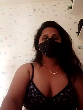 Snapshot of Indiantina chatting on 12.24.24 Indiantina online show from 12.24.24