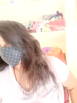 Snapshot of Indiantina chatting on 11.23.25 Indiantina online show from 11.23.25