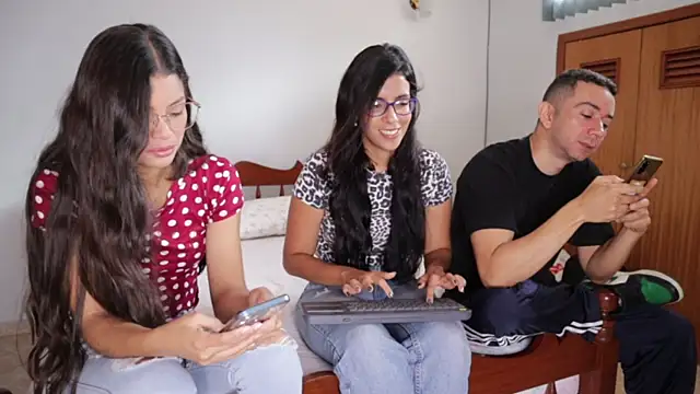 Snapshot of funcouple1985 chatting on 12.05.24 funcouple1985 online show from 12.05.24