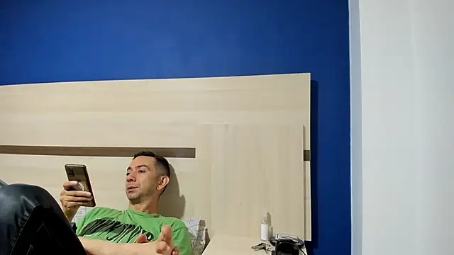 Snapshot of funcouple1985 chatting on 12.06.24 funcouple1985 online show from 12.06.24