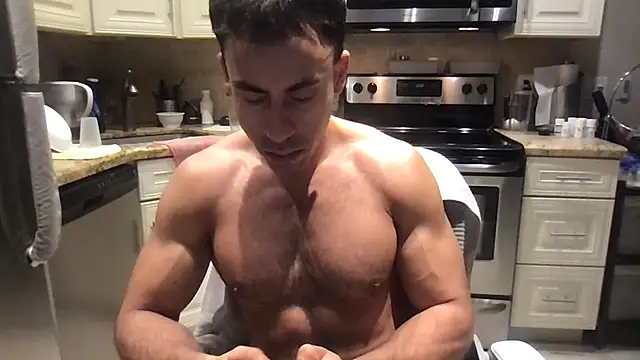 Snapshot of BigGuyMuscle chatting on 01.15.26 BigGuyMuscle online show from 01.15.26