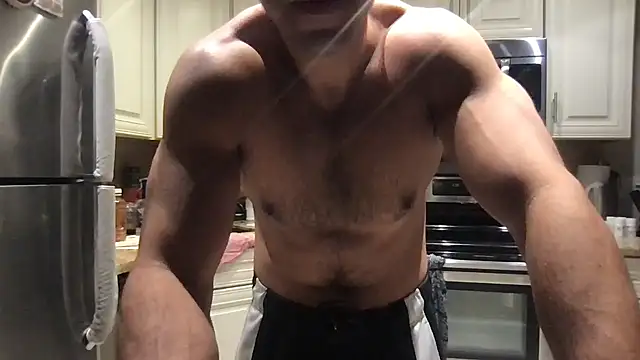 Snapshot of BigGuyMuscle chatting on 01.16.26 BigGuyMuscle online show from 01.16.26