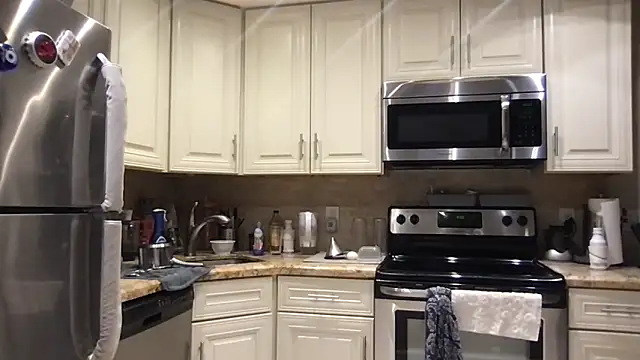 Snapshot of BigGuyMuscle chatting on 02.02.26 BigGuyMuscle online show from 02.02.26