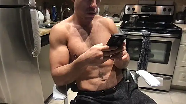 Snapshot of BigGuyMuscle chatting on 02.03.26 BigGuyMuscle online show from 02.03.26