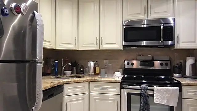 Snapshot of BigGuyMuscle chatting on 02.04.26 BigGuyMuscle online show from 02.04.26