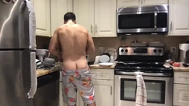 Snapshot of BigGuyMuscle chatting on 02.14.26 BigGuyMuscle online show from 02.14.26