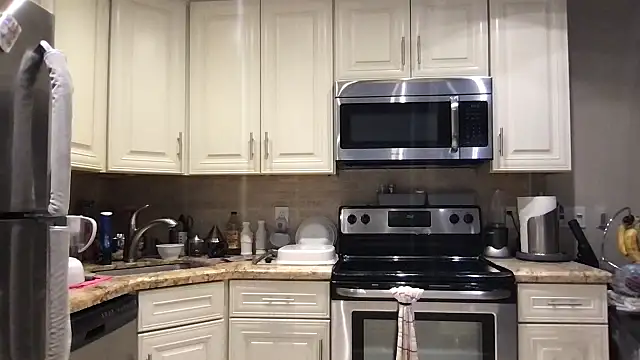 Snapshot of BigGuyMuscle chatting on 02.18.26 BigGuyMuscle online show from 02.18.26