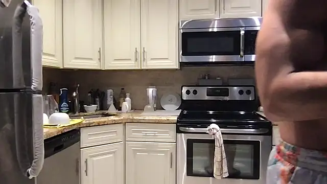 Snapshot of BigGuyMuscle chatting on 02.24.26 BigGuyMuscle online show from 02.24.26