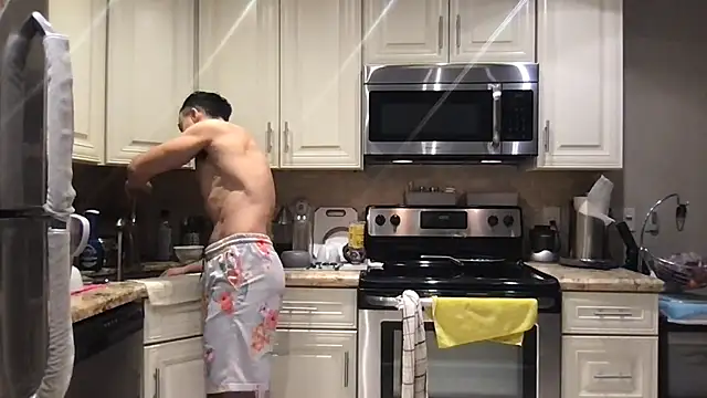 Snapshot of BigGuyMuscle chatting on 02.27.26 BigGuyMuscle online show from 02.27.26