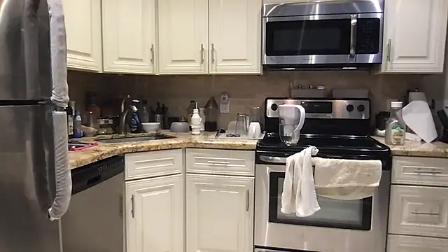 Snapshot of BigGuyMuscle chatting on 03.01.26 BigGuyMuscle online show from 03.01.26