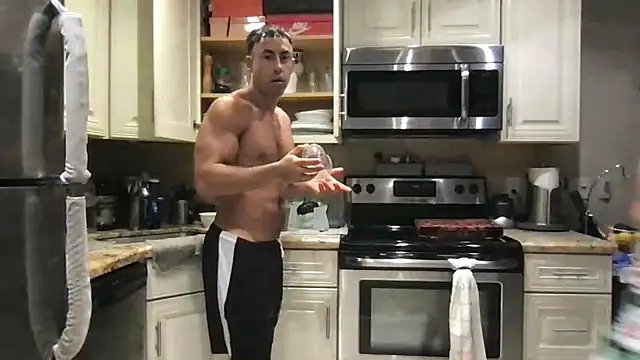 Snapshot of BigGuyMuscle chatting on 04.21.26 BigGuyMuscle online show from 04.21.26
