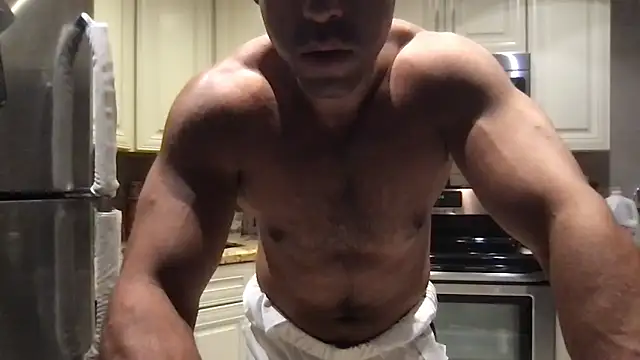 Snapshot of BigGuyMuscle chatting on 05.27.26 BigGuyMuscle online show from 05.27.26