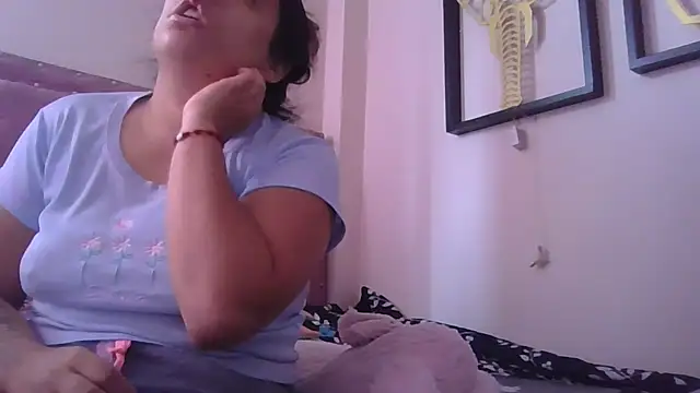 annarose19 online show from 10.21.25