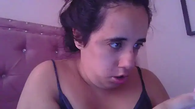 Snapshot of annarose19 chatting on 02.02.26 annarose19 online show from 02.02.26