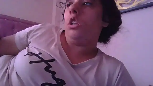 Snapshot of annarose19 chatting on 02.07.26 annarose19 online show from 02.07.26