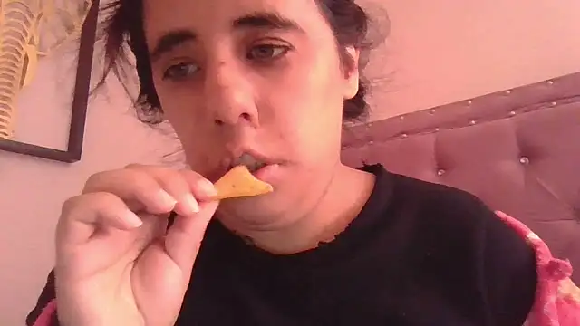 Snapshot of annarose19 chatting on 02.17.26 annarose19 online show from 02.17.26