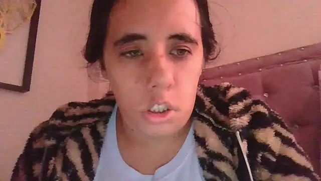 Snapshot of annarose19 chatting on 02.24.26 annarose19 online show from 02.24.26