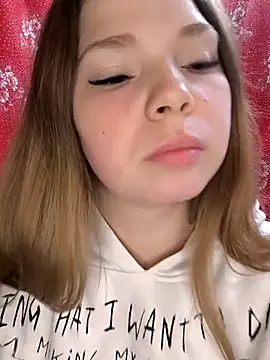 Snapshot of Zuli_Kiska chatting on 02.05.26 Zuli Kiska online show from 02.05.26