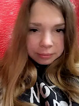 Snapshot of Zuli_Kiska chatting on 02.11.26 Zuli Kiska online show from 02.11.26