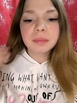 Snapshot of Zuli_Kiska chatting on 02.25.26 Zuli Kiska online show from 02.25.26