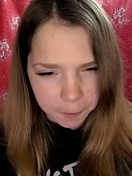 Snapshot of Zuli_Kiska chatting on 03.04.26 Zuli Kiska online show from 03.04.26