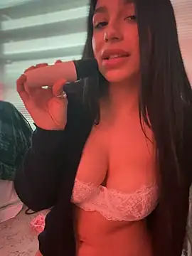 Snapshot of LoveLillyy chatting on 02.13.25 LoveLillyy online show from 02.13.25