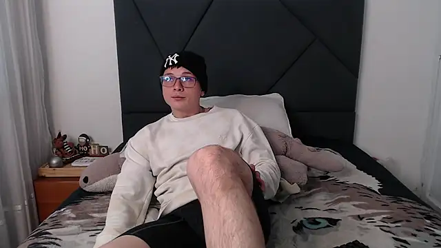 Snapshot of MathewCollin chatting on 01.28.25 MathewCollin online show from 01.28.25