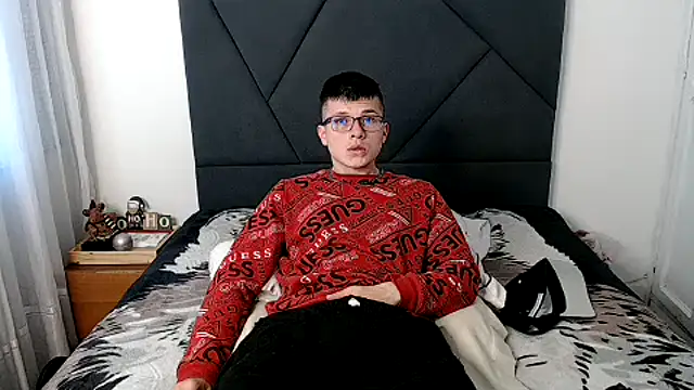 Snapshot of MathewCollin chatting on 02.01.25 MathewCollin online show from 02.01.25