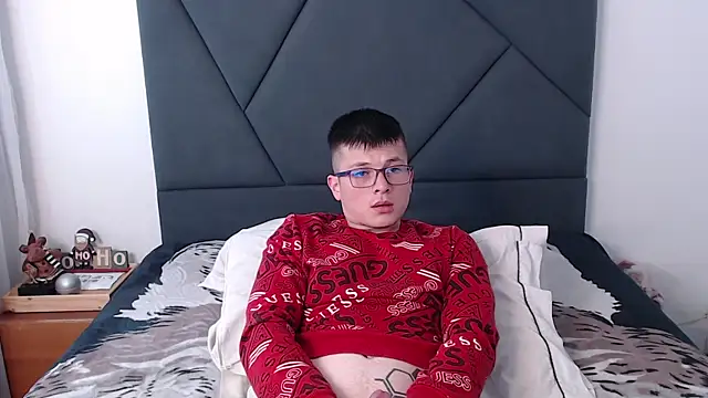 Snapshot of MathewCollin chatting on 02.01.25 MathewCollin online show from 02.01.25