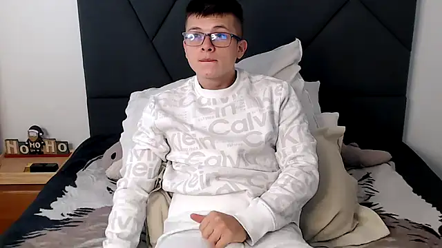 Snapshot of MathewCollin chatting on 02.03.25 MathewCollin online show from 02.03.25