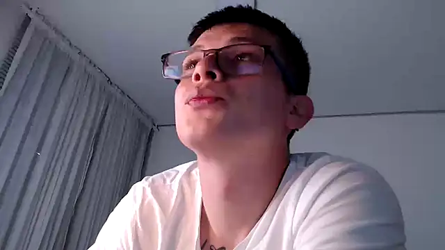 Snapshot of MathewCollin chatting on 02.19.25 MathewCollin online show from 02.19.25