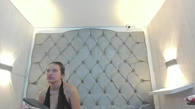 danaythamara1 online show from 02.12.25