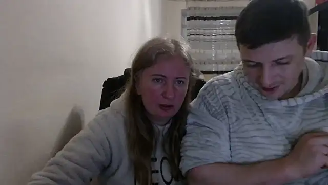 Snapshot of PeterAndJen chatting on 03.12.26 PeterAndJen online show from 03.12.26