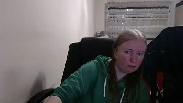 Snapshot of PeterAndJen chatting on 03.25.26 PeterAndJen online show from 03.25.26