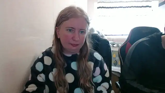 Snapshot of PeterAndJen chatting on 04.02.26 PeterAndJen online show from 04.02.26