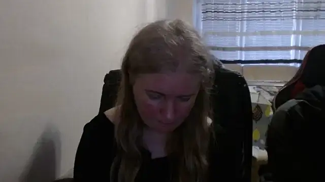 Snapshot of PeterAndJen chatting on 04.04.26 PeterAndJen online show from 04.04.26