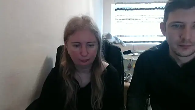 Snapshot of PeterAndJen chatting on 04.05.26 PeterAndJen online show from 04.05.26