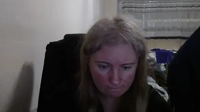 Snapshot of PeterAndJen chatting on 04.06.26 PeterAndJen online show from 04.06.26