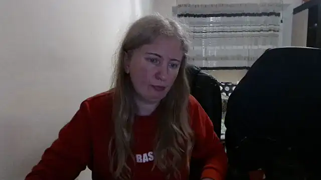 Snapshot of PeterAndJen chatting on 04.07.26 PeterAndJen online show from 04.07.26