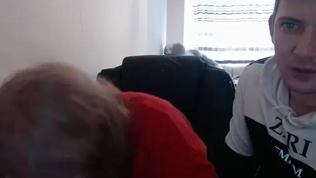 Snapshot of PeterAndJen chatting on 04.12.26 PeterAndJen online show from 04.12.26